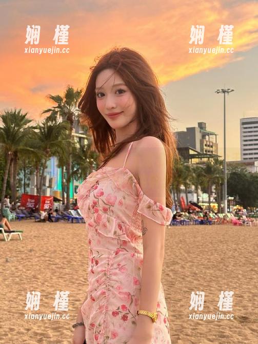 物恋传媒-婷婷 物恋传媒 - 探索美的无限可能,婷婷的无圣光写真与独特的裤里丝搭配