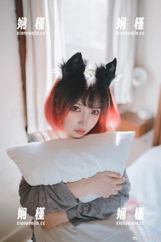 狐洛洛子的写真魅力，御姐气质在私拍中绽放光彩！