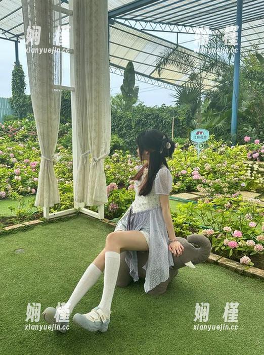 微密圈 - 猪小七泳池写真作品分享，缔造无与伦比的美丽图片！
