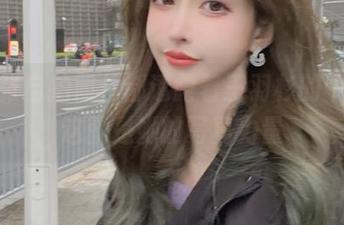 每一张自拍照片都透露着王羽杉的个性,这就是她的写真力量