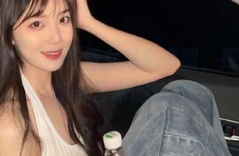 甜予摄影 - 齐齐修女私拍套图，探索灵性感与艺术的边界