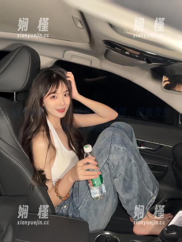 甜予摄影-齐齐 甜予摄影 - 齐齐修女私拍套图,探索灵性感与艺术的边界