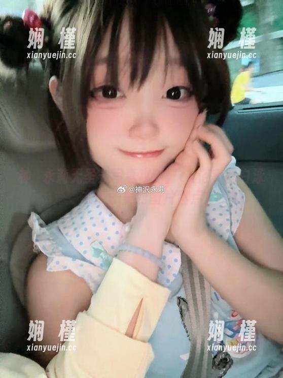 神沢永莉无圣光写真攻略：ck浴室蓝白泳衣辫子美丽图片盘点