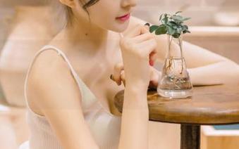 秀人网 - 在图片中发现ALICE梁紫轩无圣光自拍的独特之美与深邃情感