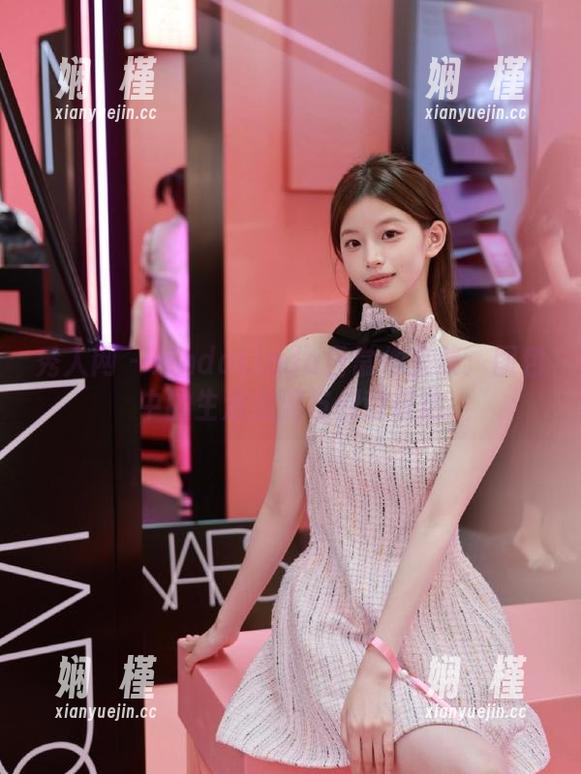 秀人网 - LindaLinda日常作品集：图包中的生活点滴与创意表达