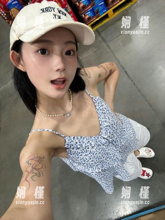 秀人网 - 想看连衣裙的魔力？Vetiver嘉宝贝儿写真更新，绝对让你心动的时刻！