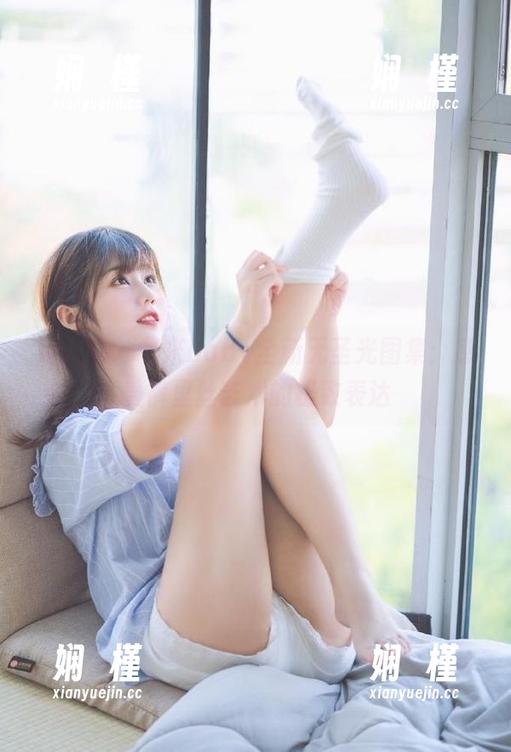 秀人网 - 七米baby全新无圣光图集：感受裤里丝艺术的极致表达