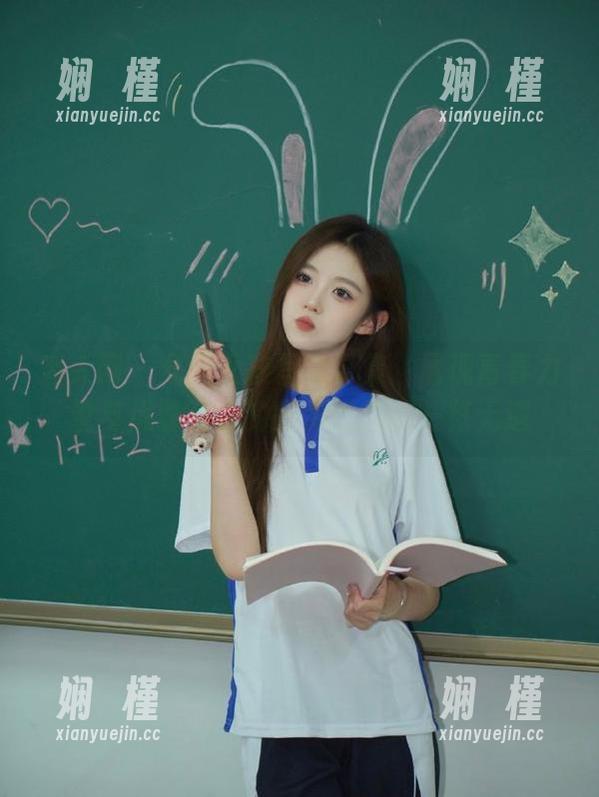 秀人网 - 允尔女孩写真合集：展现青春力量与优雅姿态的完美图集，一览无遗