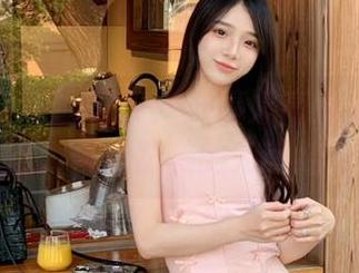 秀人网 - 校园写真：刘婷婷高清展现青春活力与自然美的完美结合