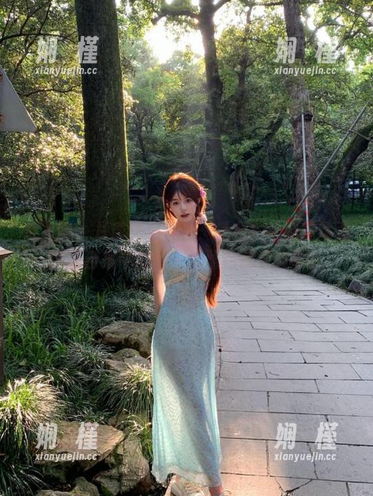 秀人网 - 从诱惑到优雅：外科TEL网袜写真作品合集中的每一张照片都有故事！