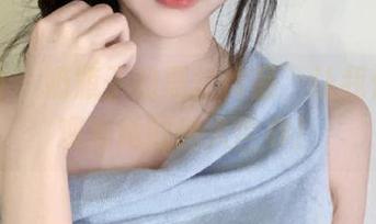 秀人网 - 奶瓶子的黑丝作品,让我们一同观看她的迷人世界!