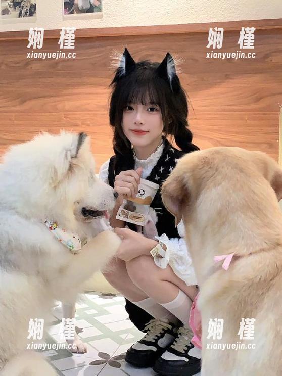秀人网 - 在定制奶酥的写真中，聆听奶牛的细语与幻想