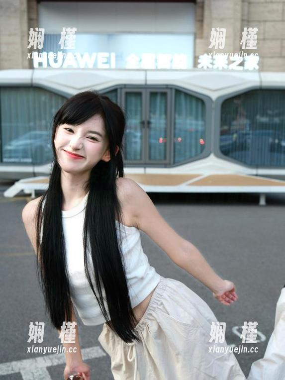 秀人网-安然anran 秀人网 - “安然anran女孩”写真作品:网盘中的极致视觉合集,速来围观!