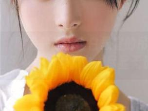 秀人网 - 时尚先锋小小白思宜的吊带写真,图包免费下载,魅力尽显无遗!