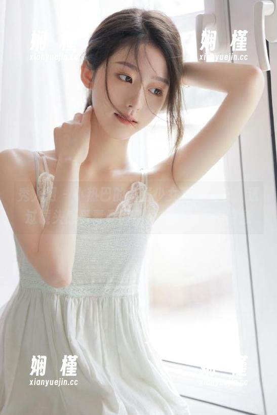 秀人网 - 小热巴的高清少女写真分享，透过镜头感受青春的动人色彩与无尽诗意