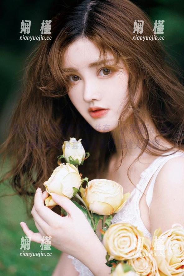 秀人网 - 欢乐与宁静并存，小茉莉jasmine泳池写真套图合集尽显迷人风情