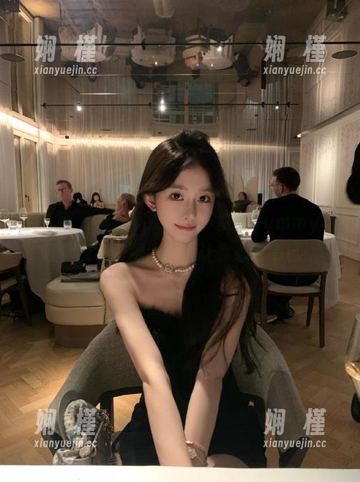 秀人网-小蛮妖yummy 秀人网 - 福利满满:“小蛮妖yummy”及其惊艳美脚图集,让你心动不已!