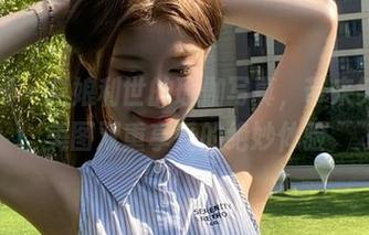 秀人网 - 抖娘利世的瑜伽写真,带来笑声与美图双重享受的绝妙体验