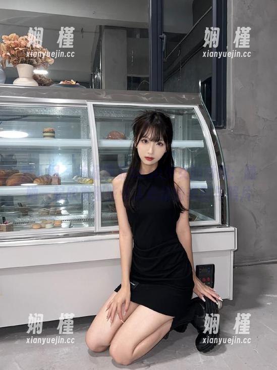 秀人网 - 捕捉晚苏susu少女的瞬间：随她一起欣赏那些令人心动的美图与照片
