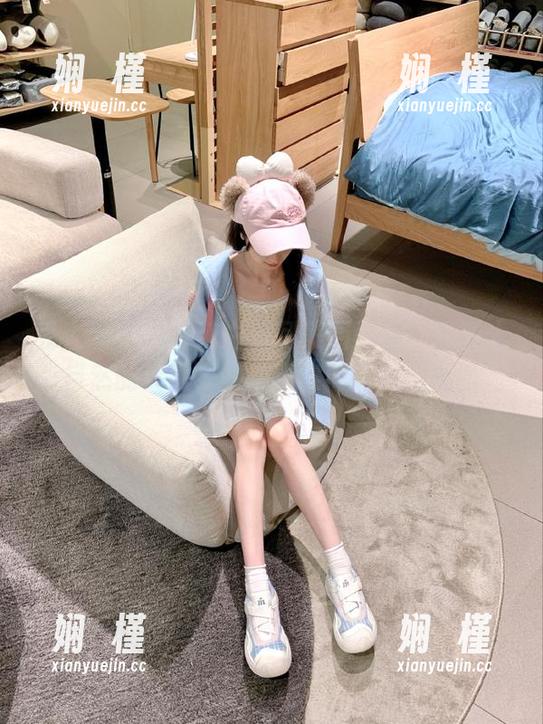 秀人网 - 曼柔纯白系列美图更新：汲取大自然的灵感，创造真实而美丽的画面