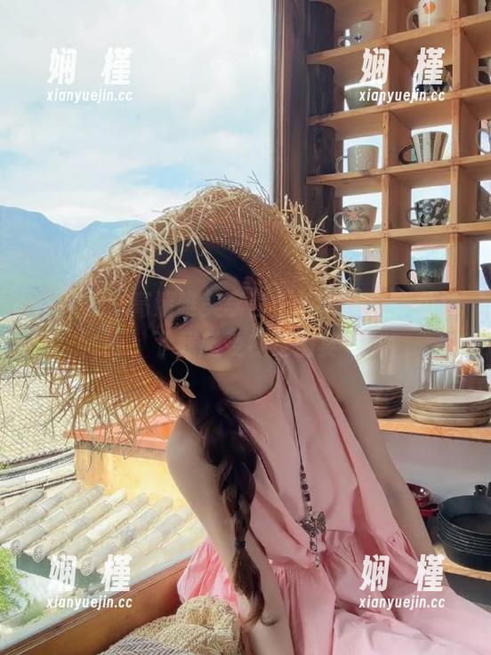 秀人网 - 高清唯美李昔雨泳池写真，免费下载感受视觉盛宴