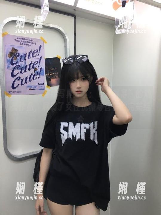 秀人网 - 在线写真分享：“杨幂幂”的油亮作品，展现了女性优雅与自信的完美结合