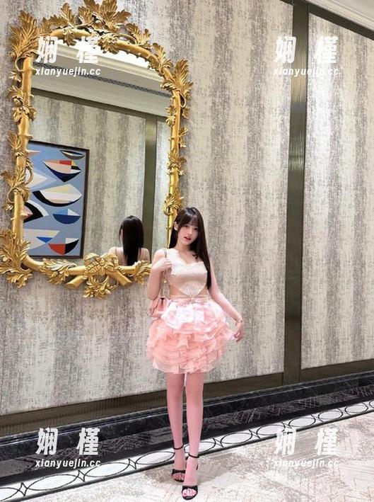 秀人网 - 杨紫嫣Cynthia连衣裙写真套图合集，捕捉每个动人的瞬间与细腻之美