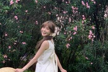 秀人网 - 体验林悠悠的夏天,最新写真作品集更新震撼上线,视觉盛宴来袭!