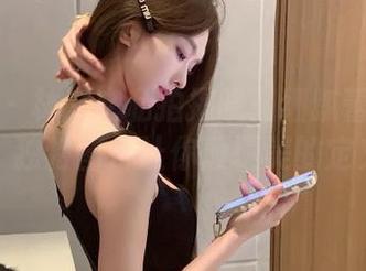 秀人网 - 林文文私拍揭晓：细腻蕾丝系列，独特图片让你颠覆美的定义
