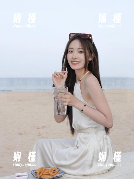 秀人网-林文文 秀人网 - 惊艳短裤写真:林文文作品下载,带你领略夏季的无限可能