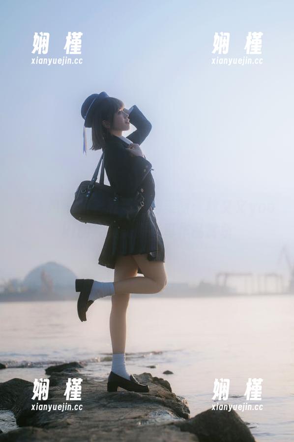 秀人网 - 从容展现私房美图：林文文yooki的经典美脚写真作品赏析