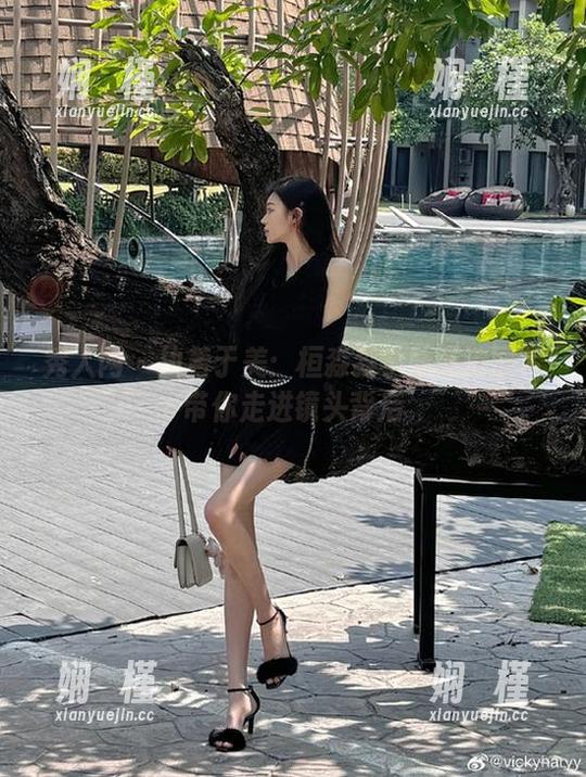 秀人网-桓淼淼 秀人网 - 执着于美:桓淼淼学妹高清图片带你走进镜头背后