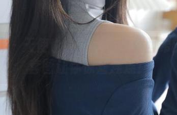 秀人网 - 天使也会搞笑:白兔西希的美图套图让你惊喜连连!