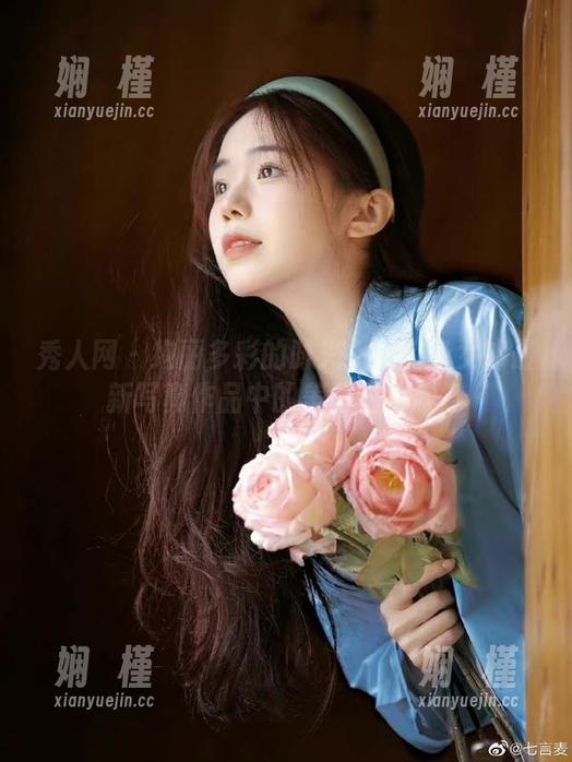 秀人网 - 绚丽多彩的时光：白甜兔女郎最新写真作品中的美丽图片欣赏