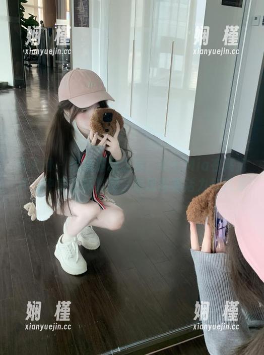 秀人网 - 优雅运动之美：美七Mia在高清作品中穿上体操服，展现青春活力与风采