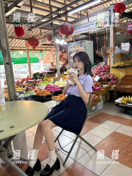 秀人网 - 一场视觉盛宴，陆萱萱cecillia制服高清美图，让你感受无限的温柔与甜美！