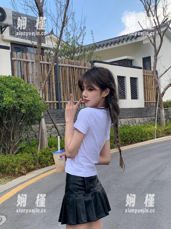 秀人网 - 欣赏陆萱萱cecillia的吊带写真集，高清细节捕捉绝美瞬间不容错过