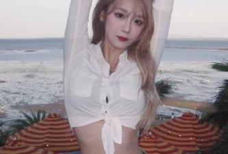 秀人网 - 一览无遗，顾乔楠Cora秘书写真合集呈现女性力量与优雅的完美结合