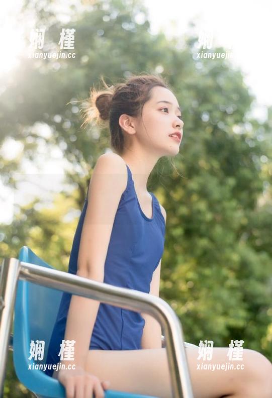 秀人网 - 私拍图集轻松走一波：黄婧GIGI与圣诞的趣味瞬间大曝光