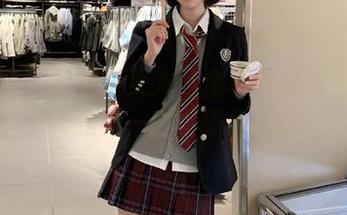 秀人网 - 黄歆苑女友私房写真原图：见证了美的另一种诠释与深度！