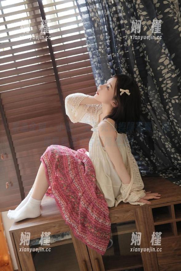 紧急企划 - 小婕：无圣光体操服写真，展现青春活力与无限魅力！