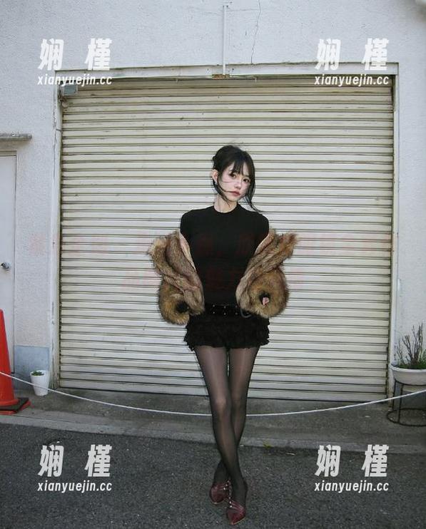 紧急企划 - 走近小恩，欣赏她眼镜全套作品图片的魅力与风情