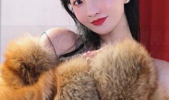 紧急企划 - 感受小恩厚白丝的时尚魅力，免费写真内容等你来浏览与下载！