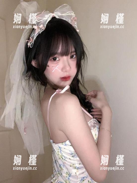 美媛馆-Cris_卓娅祺 美媛馆 - Cris_卓娅祺白衬衫全新分享:在光影间游走,探秘时尚与艺术的合集