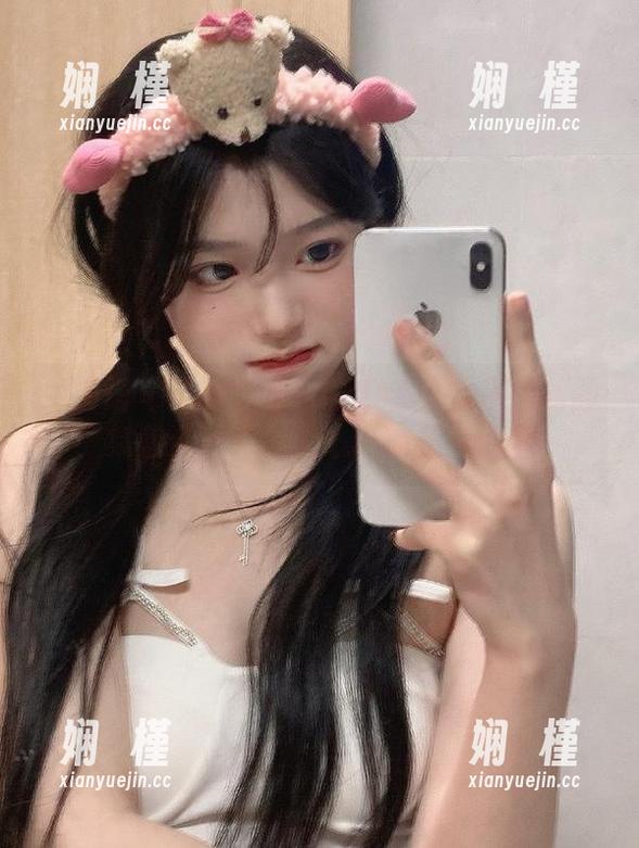 美媛馆 - 卓越之美：Cris_卓娅祺白丝图集和资源，令人心动的视觉体验