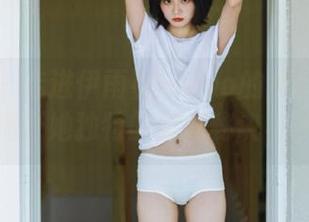 美媛馆 - 走进伊雨蔓Fiona的短裤美图合集，揭开她独特的时尚秘诀与风格！