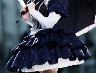 一起感受胡桃猫Kurumineko的摄影才华，分享她的《迷宫少女》写真作品！