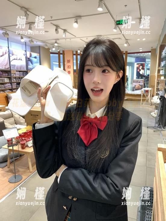 花漾show - 探索白茹雪Abby的透明世界：精选私拍套图分享
