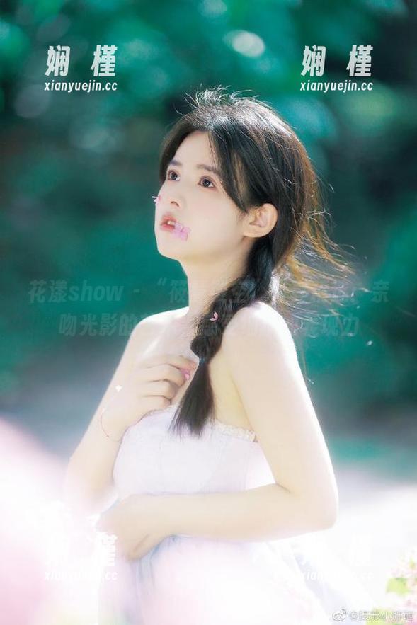 花漾show - “筱慧镂空”写真精选：亲吻光影的艺术，感受细腻的表现力