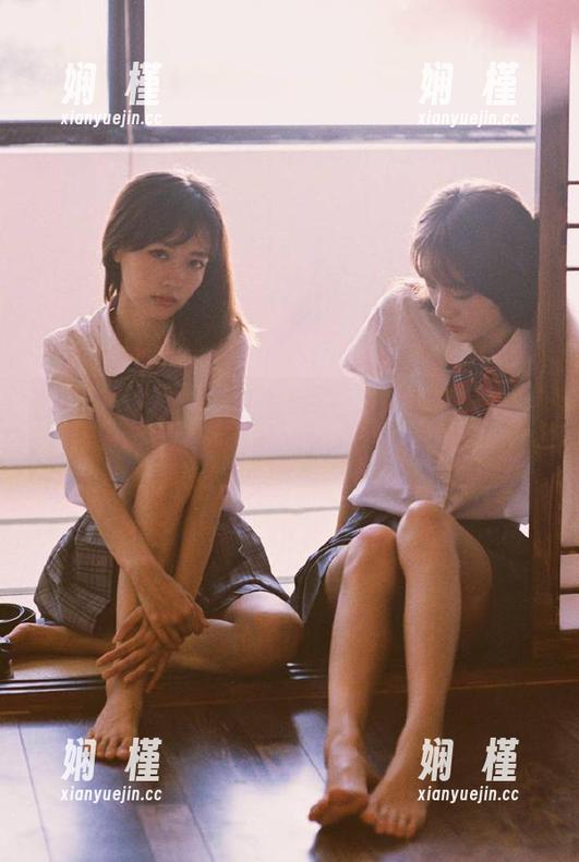 蜜桃社 - 唯美与性感并存：Gina吊带无圣光写真图集中的独特风格解析